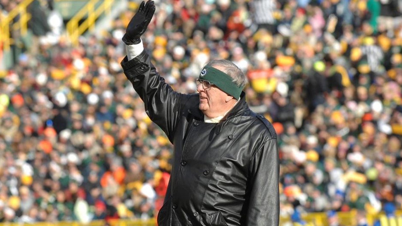 Former Packers executive Wolf named to Pro Football Hall of Fame